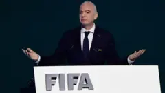 因凡蒂诺反对者威胁不与FIFA合作 要求其下台