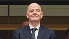 欧足联英凡蒂诺：欧足联继续推动英凡蒂诺下台