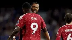 利物浦伊萨克梅开二度：伊萨克两球利物浦2-0伊普斯维奇 新帅伊劳拉迎首胜