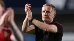 雷克瑟姆转会窗关闭：雷克瑟姆3-0米尔沃尔 帕金森：转会窗关闭让我松口气